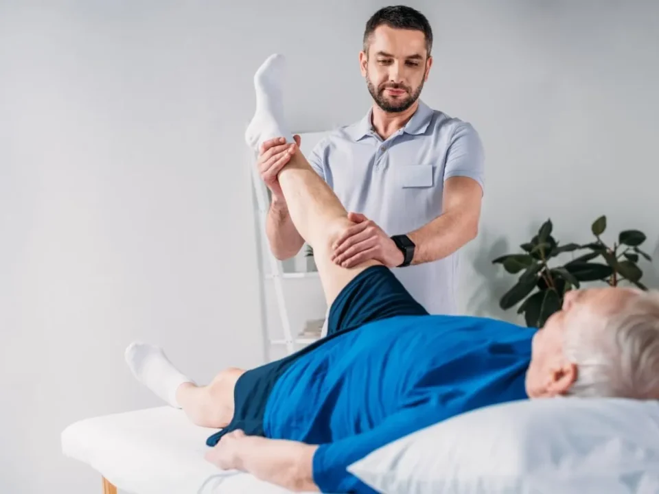 فیزیوتراپی سکته مغزی در منزل ساری